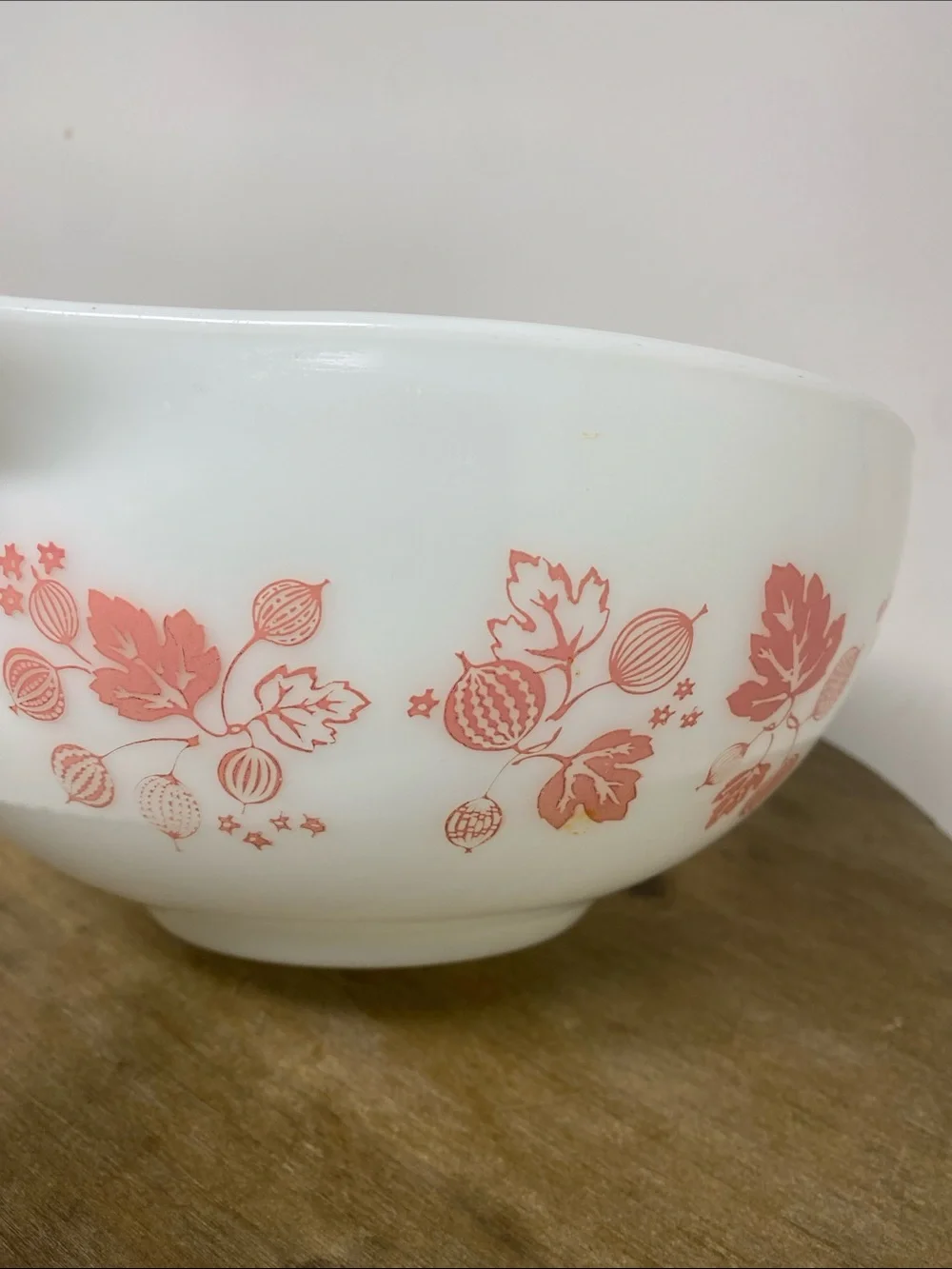 Vintage Pyrex #443 White & Pink Gooseberry Mixing Bowl 2.5 Qt.